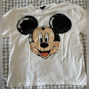 Zara women’s Mickey Mouse balloon t shirt. Women’s size large.
